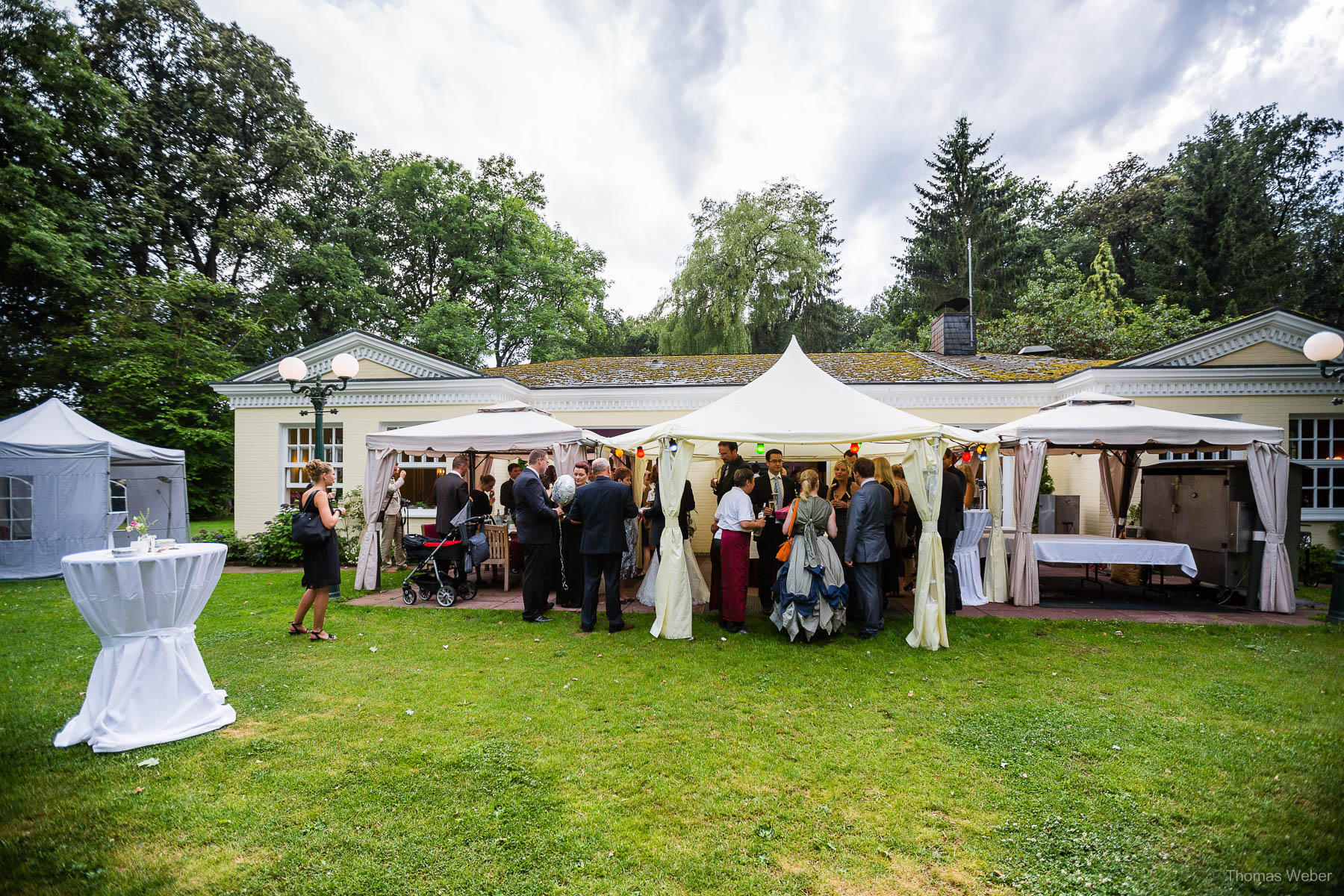 Als Hochzeitsfotograf im Landhaus Etzhorn bei einer fröhlichen Hochzeitsfeier, Hochzeitsfotograf Ostfriesland