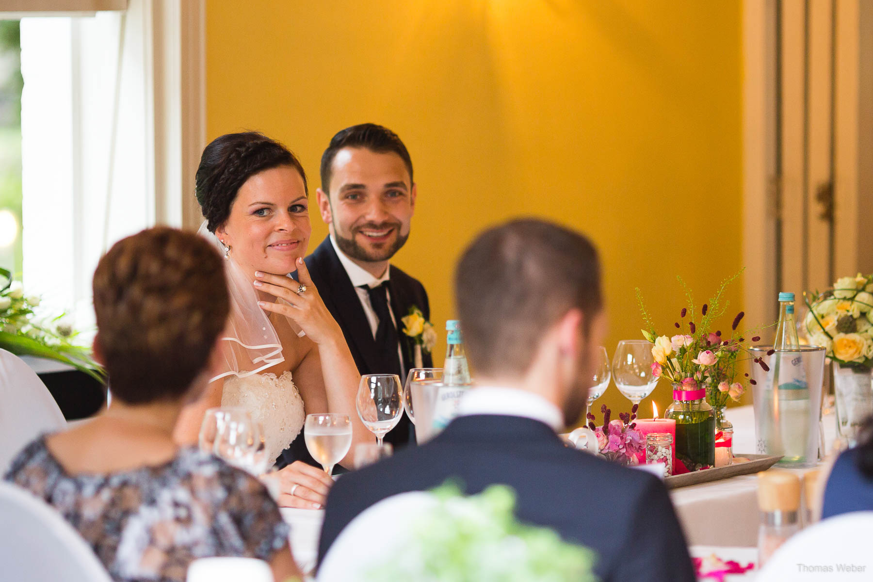 Als Hochzeitsfotograf im Landhaus Etzhorn bei einer fröhlichen Hochzeitsfeier, Hochzeitsfotograf Ostfriesland