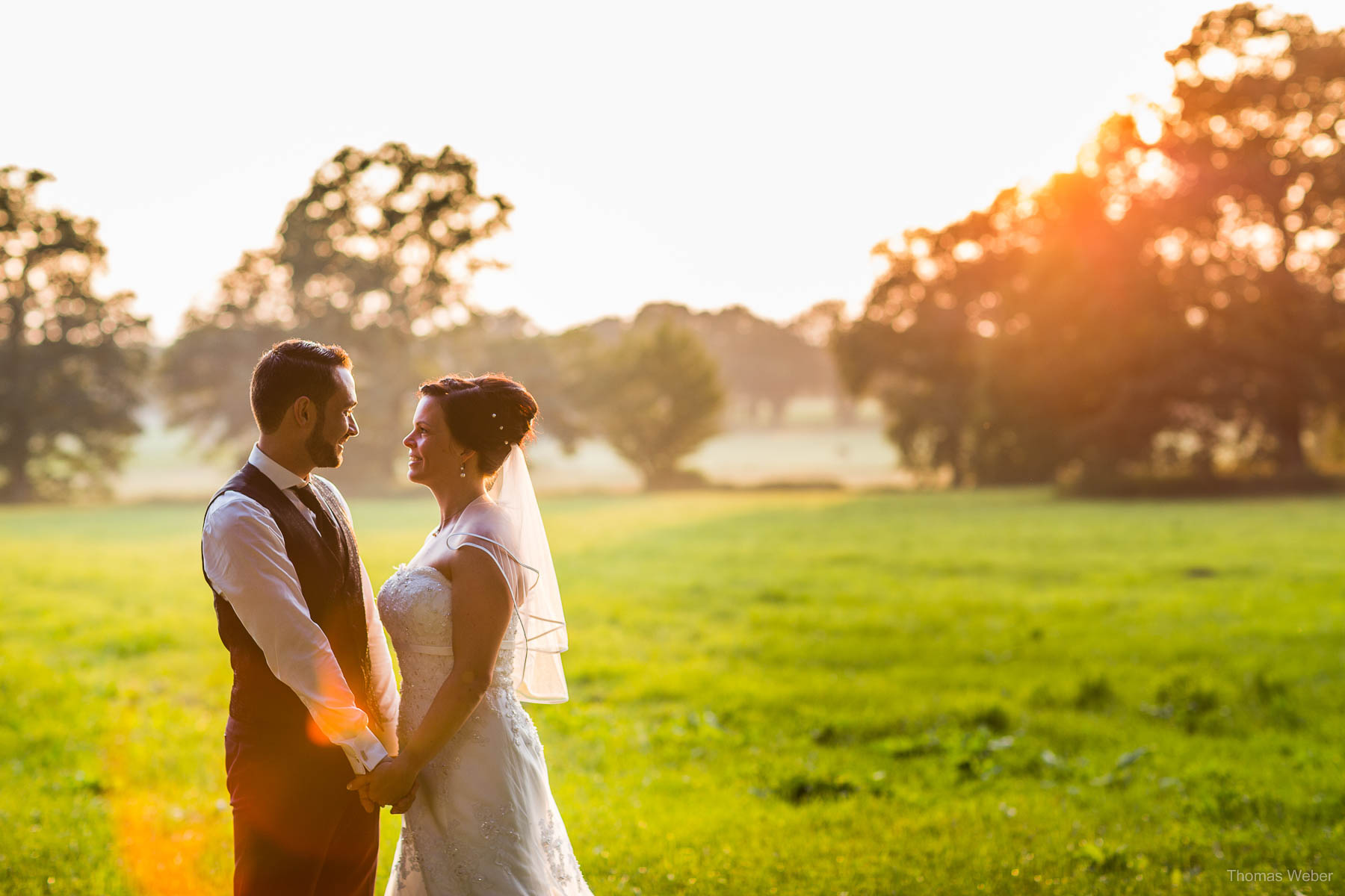 Als Hochzeitsfotograf im Landhaus Etzhorn bei einer fröhlichen Hochzeitsfeier, Hochzeitsfotograf Ostfriesland