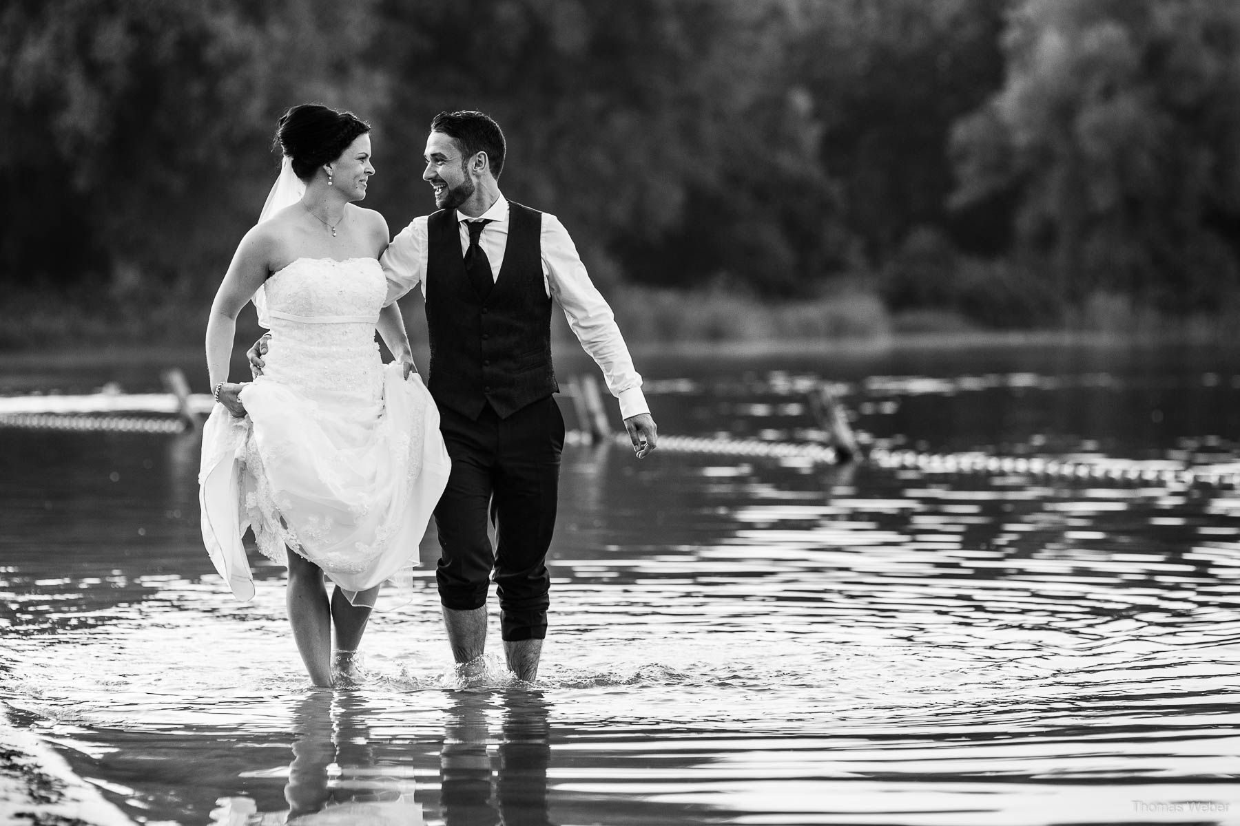 Als Hochzeitsfotograf im Landhaus Etzhorn bei einer fröhlichen Hochzeitsfeier, Hochzeitsfotograf Ostfriesland