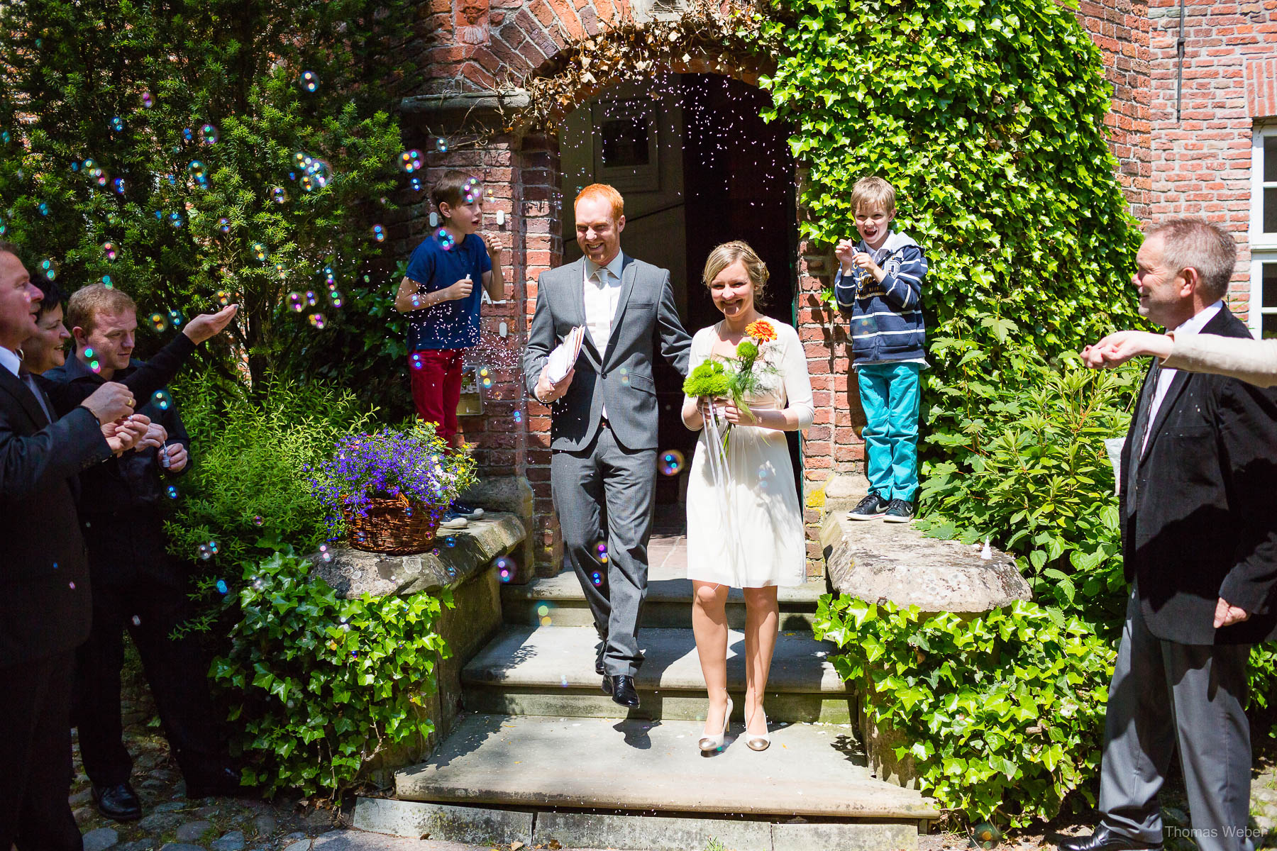 Hochzeit in der Burg Kniphausen Wilhelmshaven und Hochzeitsfeier im Le Patron am Meer, Hochzeitsfotograf Wilhelmshaven