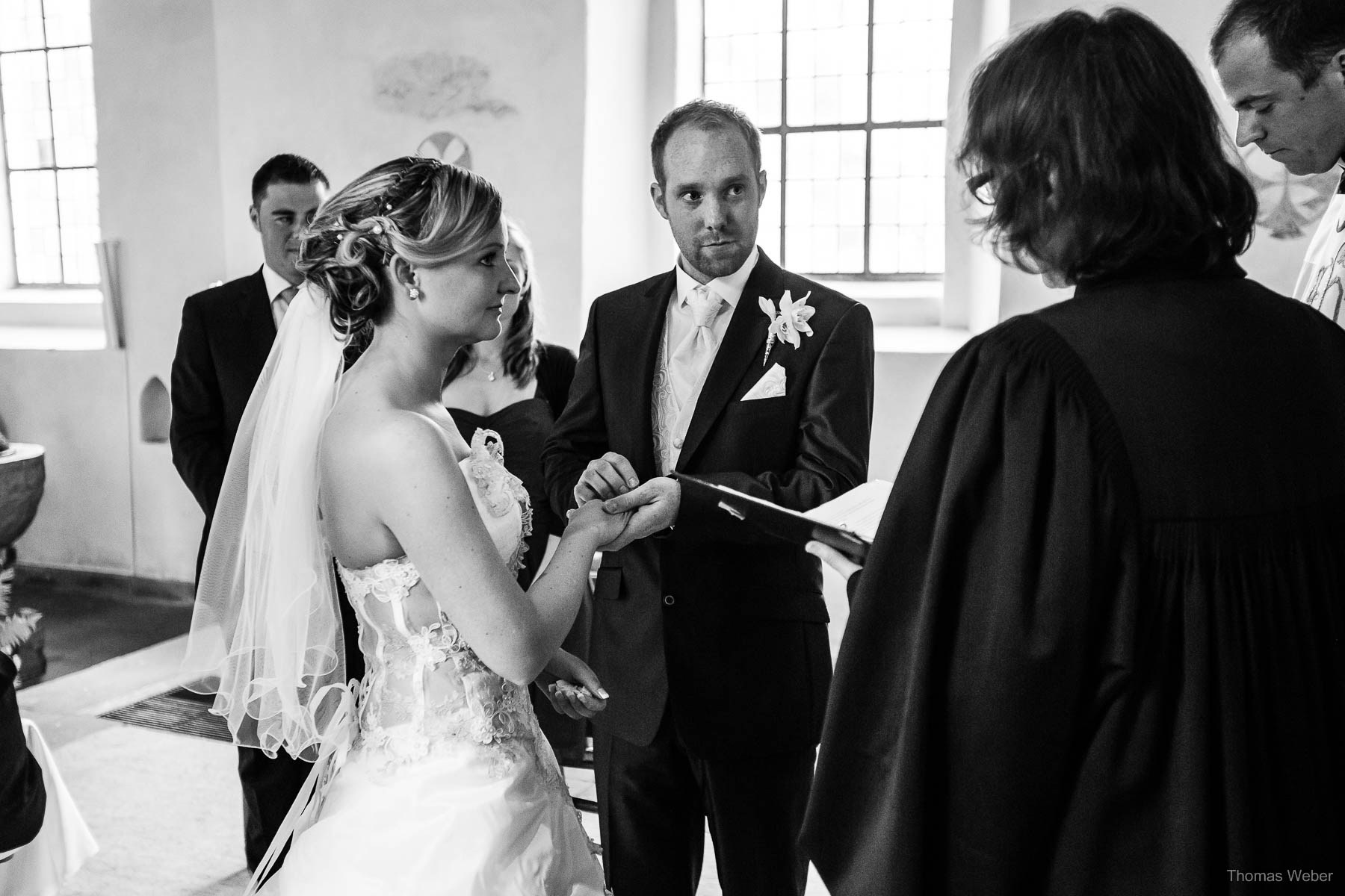 Hochzeit in der Burg Kniphausen Wilhelmshaven und Hochzeitsfeier im Le Patron am Meer, Hochzeitsfotograf Wilhelmshaven