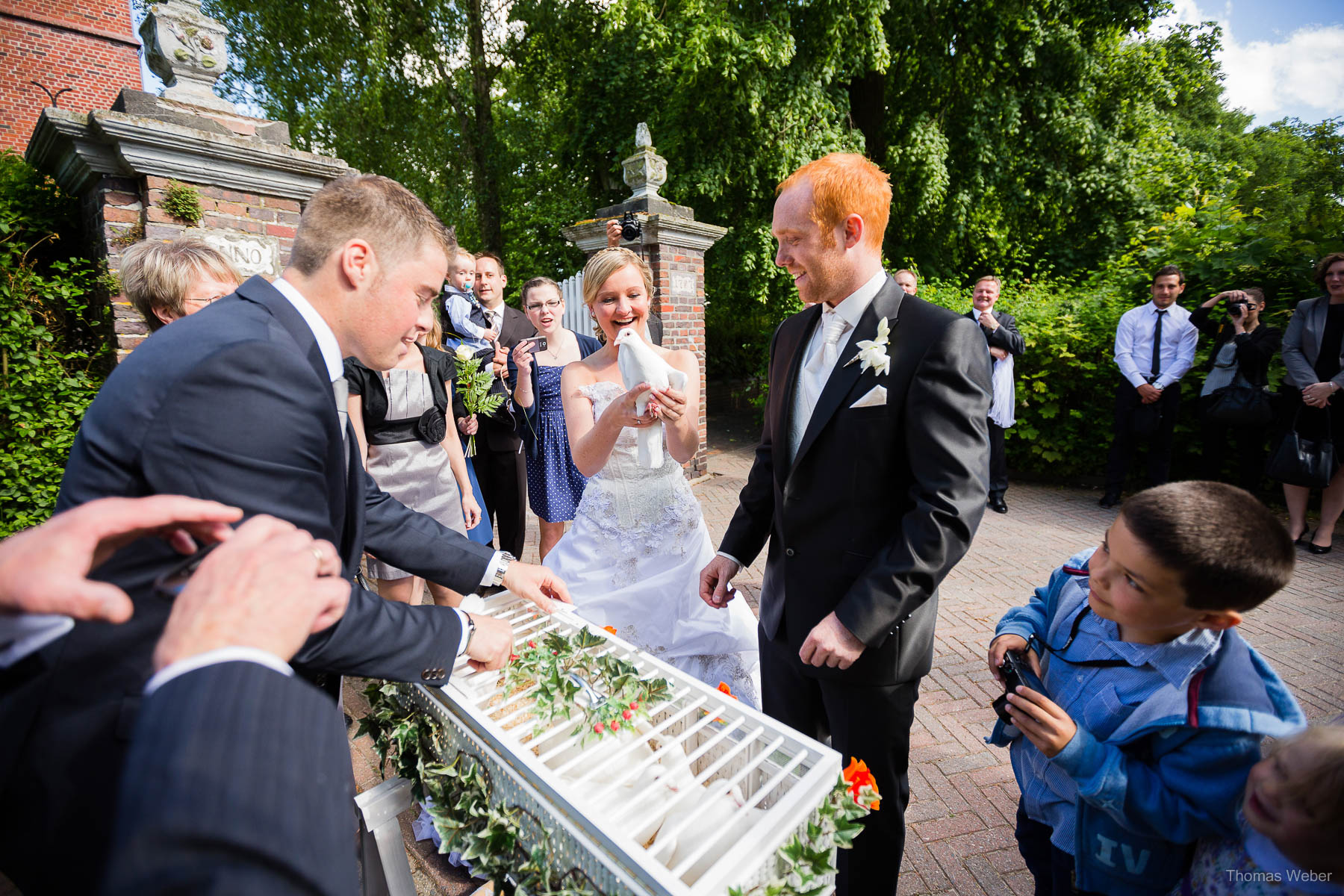 Hochzeit in der Burg Kniphausen Wilhelmshaven und Hochzeitsfeier im Le Patron am Meer, Hochzeitsfotograf Wilhelmshaven