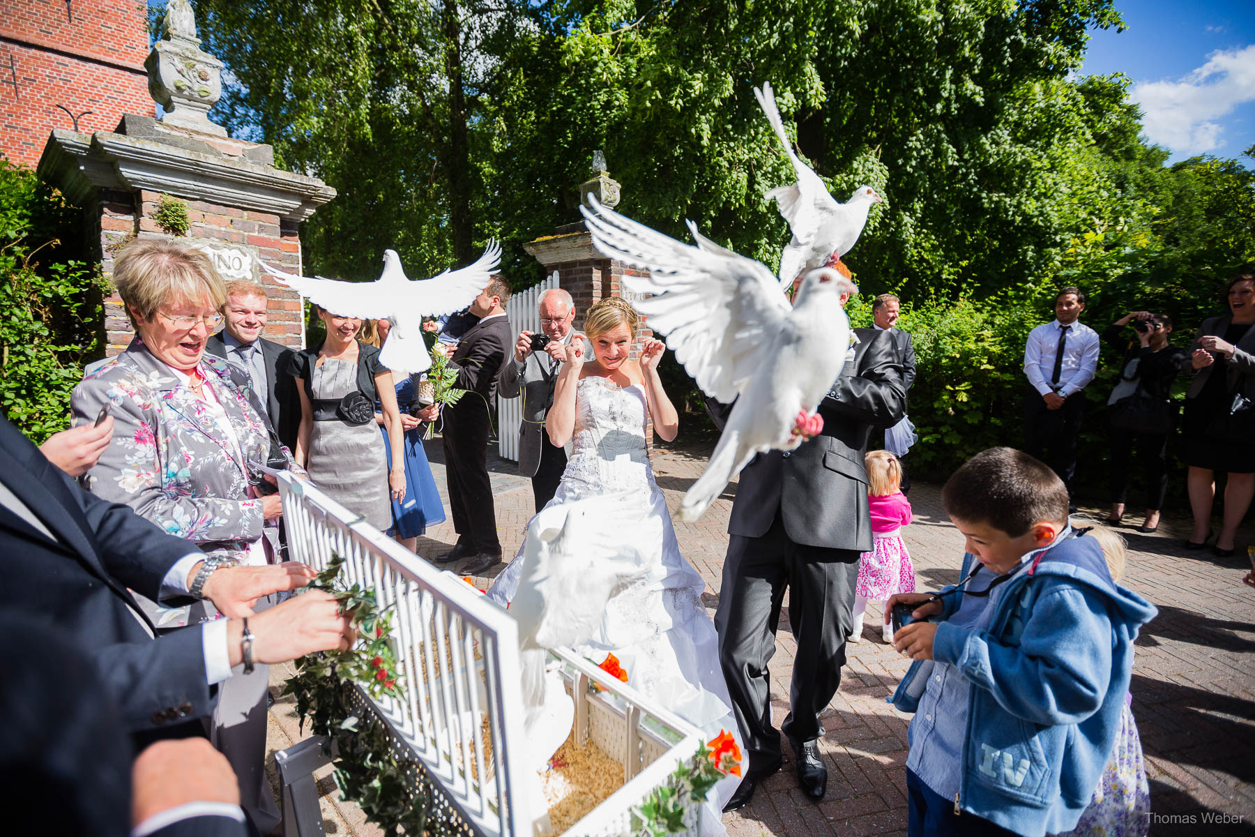 Hochzeit in der Burg Kniphausen Wilhelmshaven und Hochzeitsfeier im Le Patron am Meer, Hochzeitsfotograf Wilhelmshaven