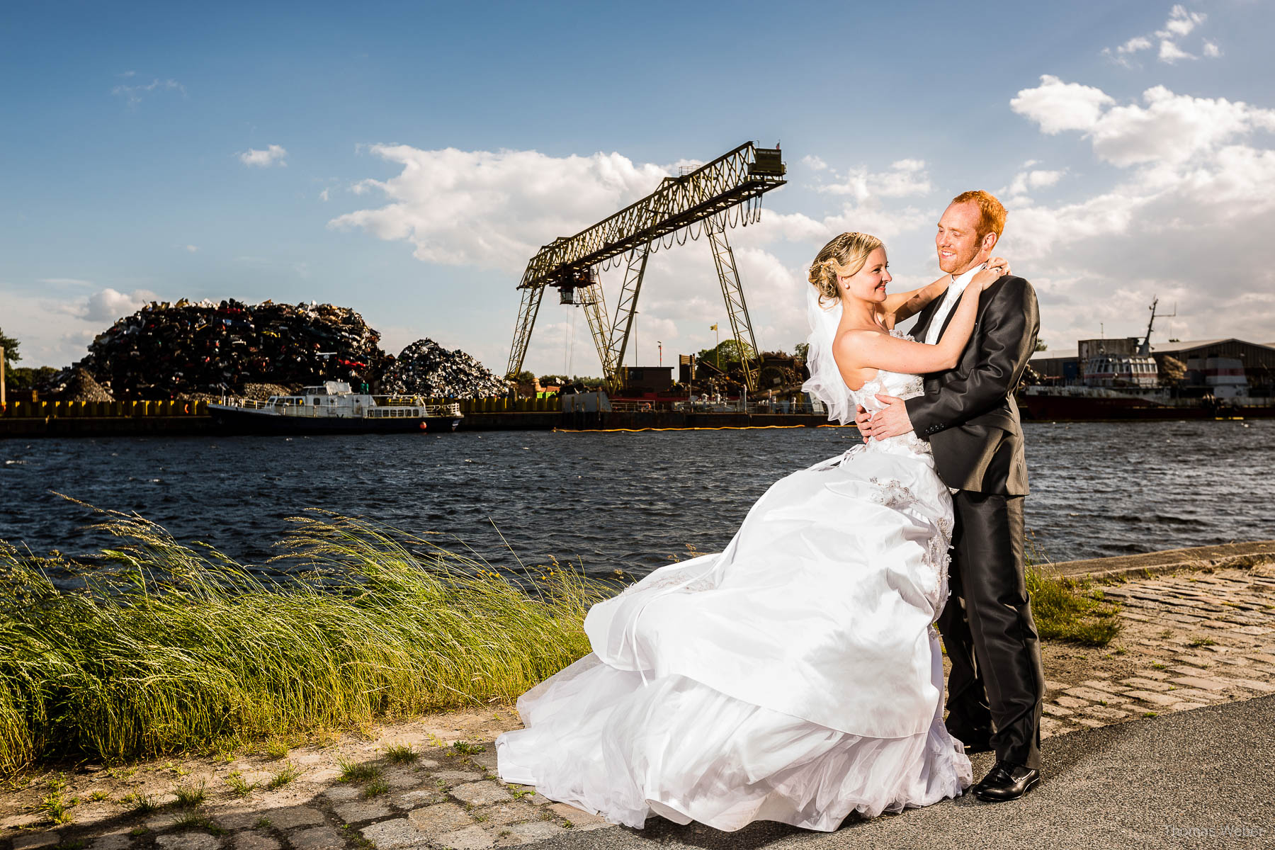 Hochzeit in der Burg Kniphausen Wilhelmshaven und Hochzeitsfeier im Le Patron am Meer, Hochzeitsfotograf Wilhelmshaven