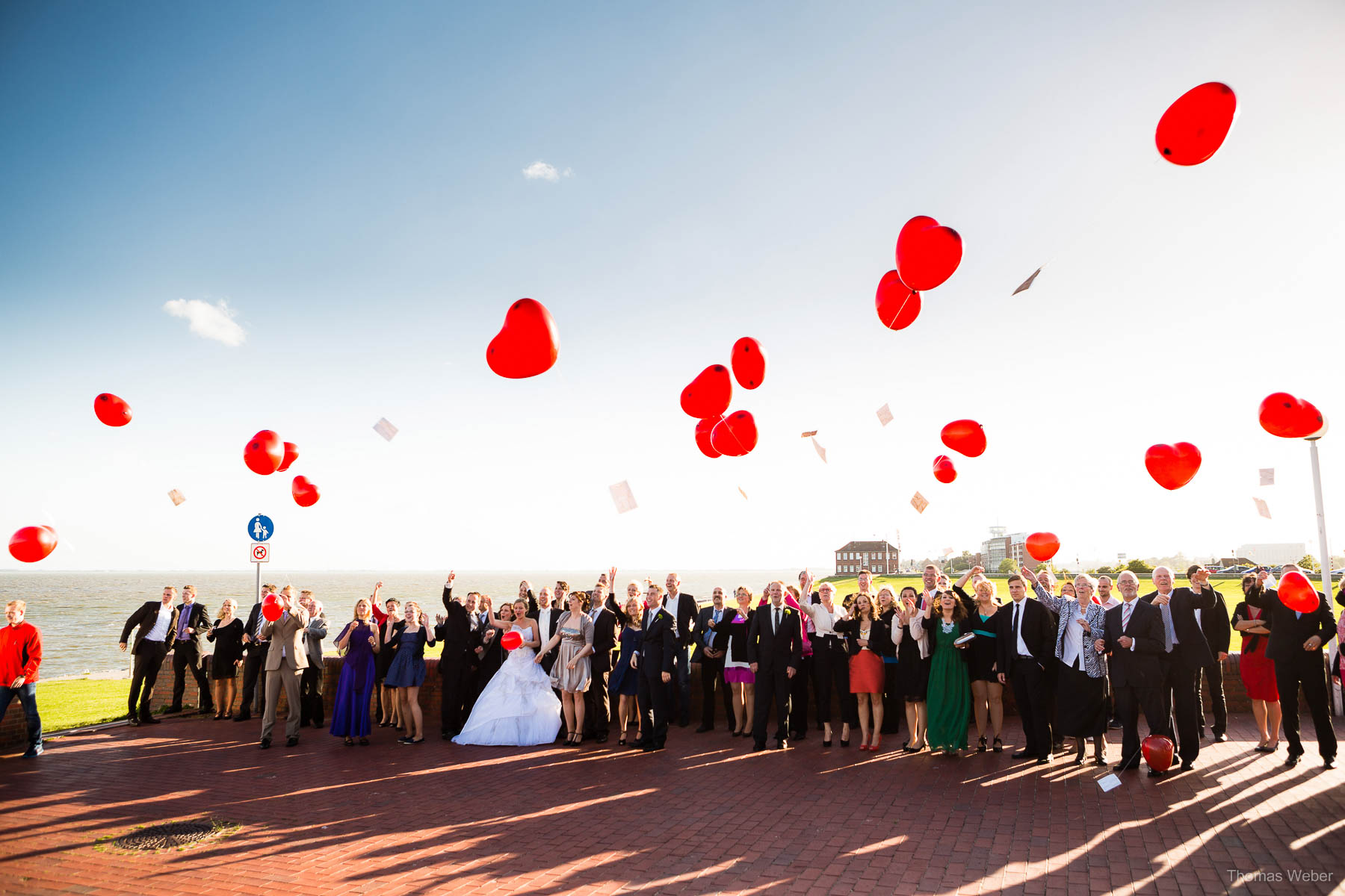 Hochzeit in der Burg Kniphausen Wilhelmshaven und Hochzeitsfeier im Le Patron am Meer, Hochzeitsfotograf Wilhelmshaven