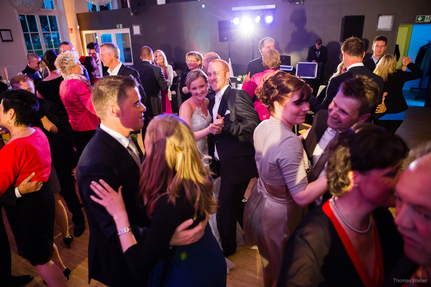 Hochzeit in der Burg Kniphausen Wilhelmshaven und Hochzeitsfeier im Le Patron am Meer, Hochzeitsfotograf Wilhelmshaven