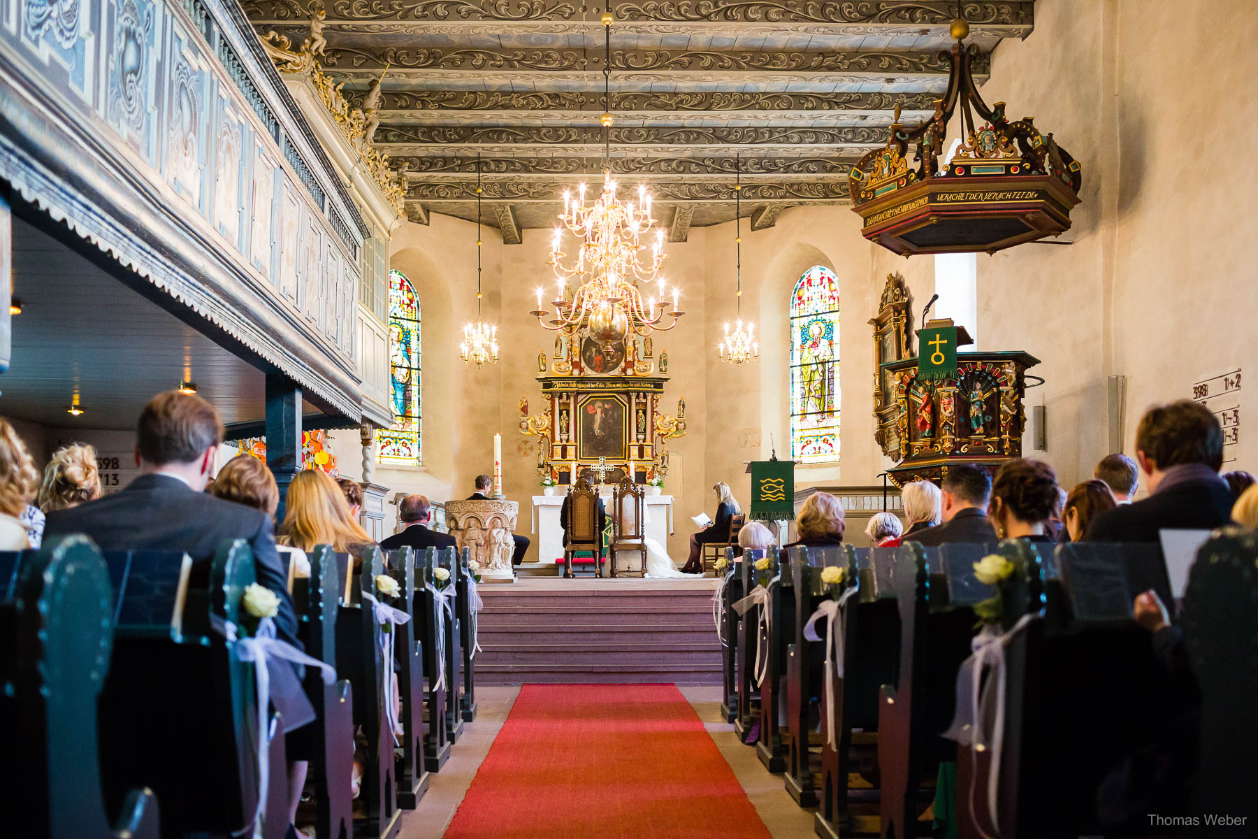 Hochzeit in der St-Ulrichs-Kirche in Rastede und Hochzeitsfeier in der Eventscheune St. Georg Rastede