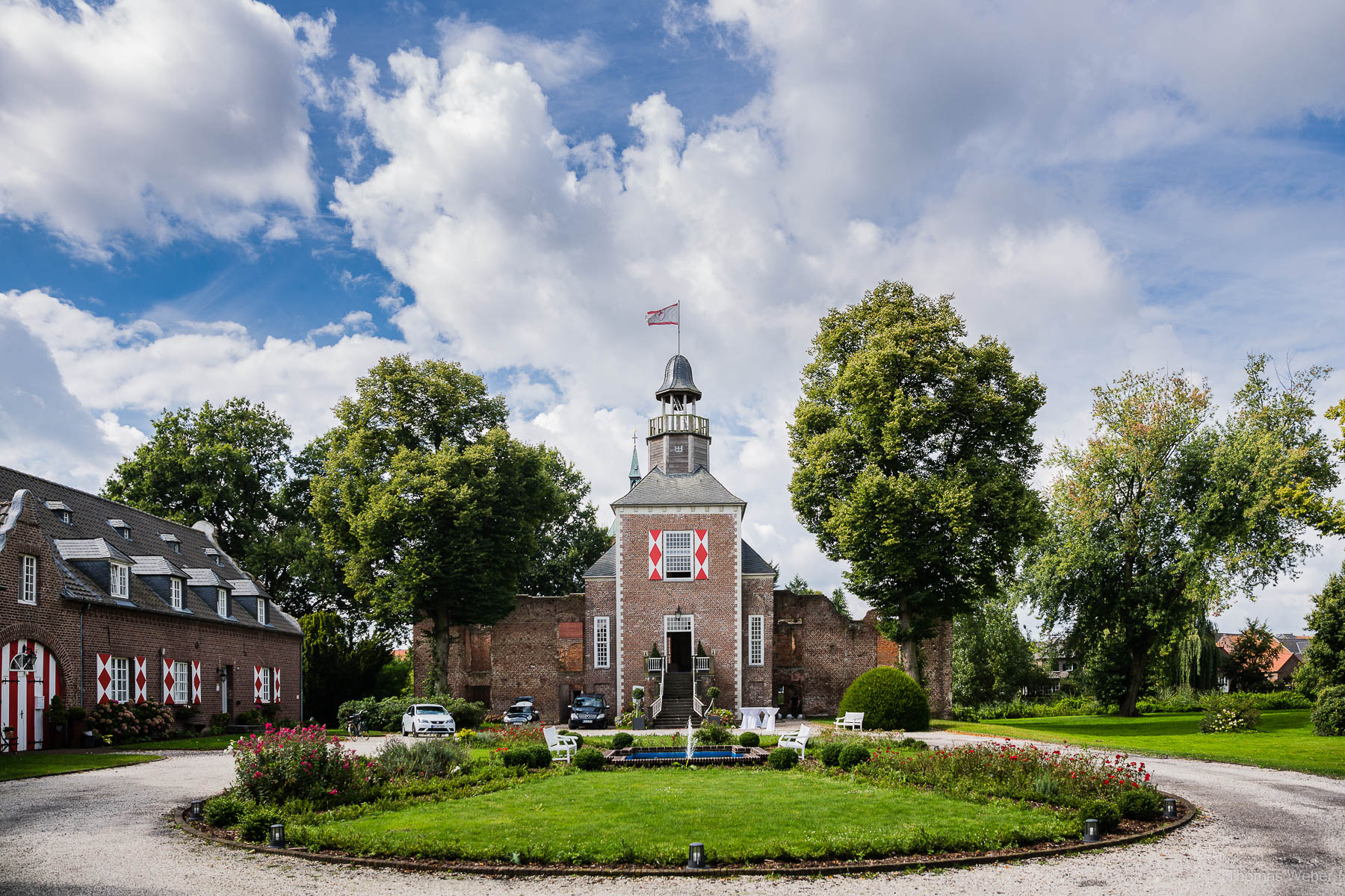 Hochzeitsreportage einer Schlosshochzeit auf der Schlossruine Hertefeld in Weeze, Hochzeitsfotograf Ostfriesland