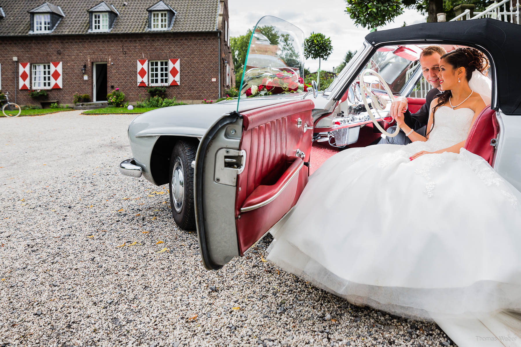 Hochzeitsreportage einer Schlosshochzeit auf der Schlossruine Hertefeld in Weeze, Hochzeitsfotograf Ostfriesland