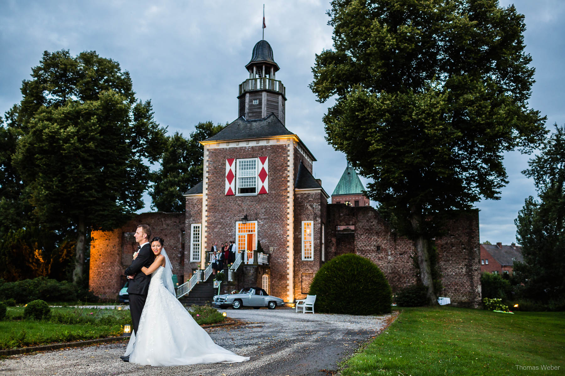 Hochzeitsreportage einer Schlosshochzeit auf der Schlossruine Hertefeld in Weeze, Hochzeitsfotograf Ostfriesland