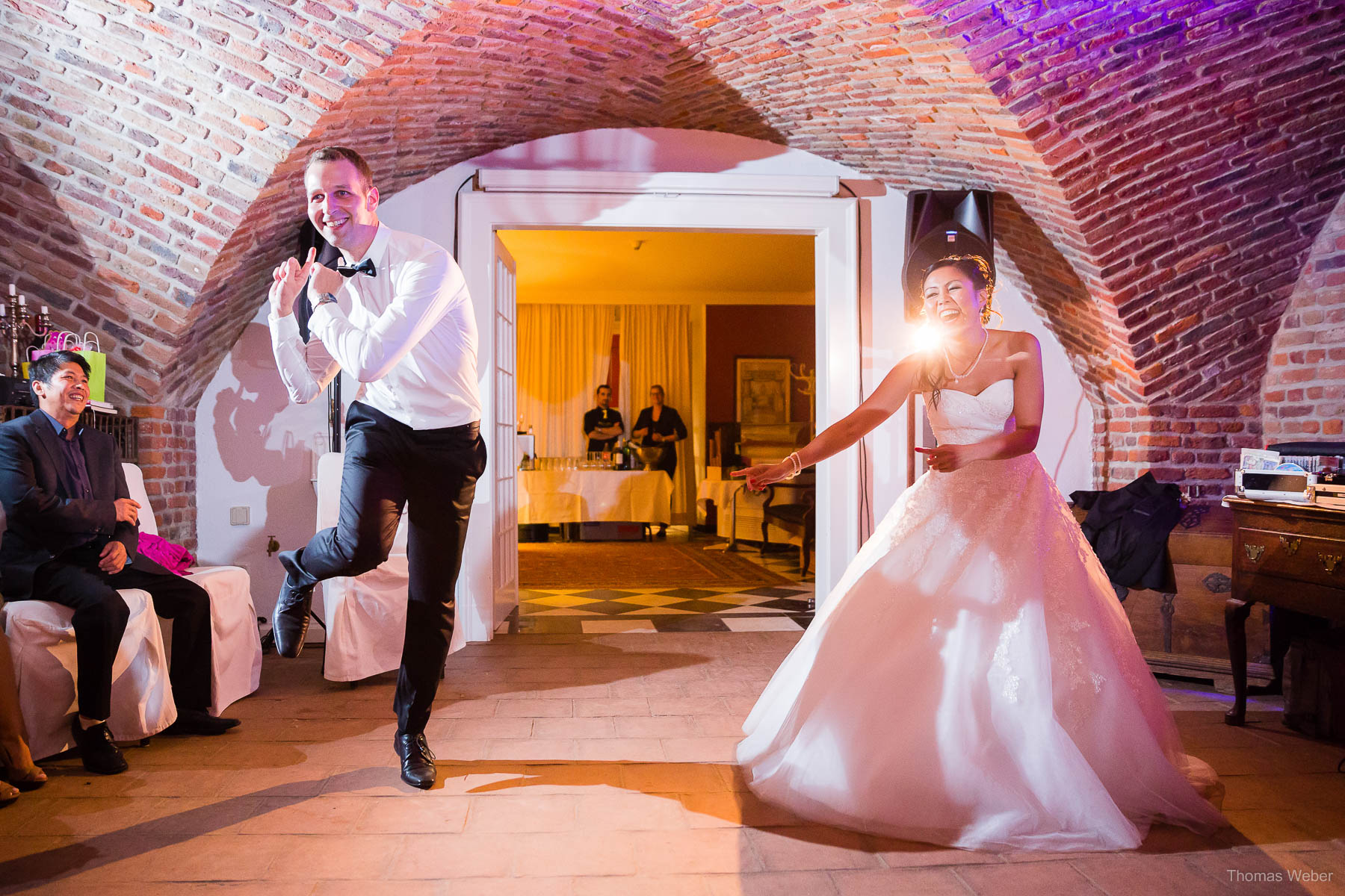 Hochzeitsreportage einer Schlosshochzeit auf der Schlossruine Hertefeld in Weeze, Hochzeitsfotograf Ostfriesland